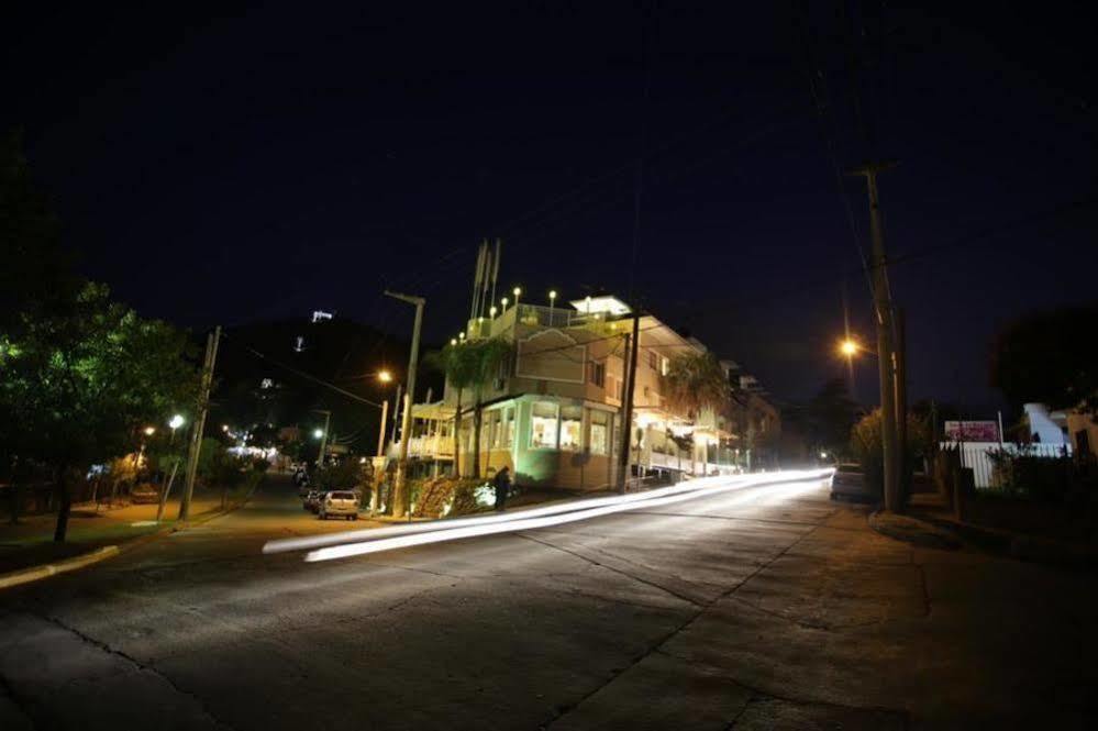 Club House Hotel Villa Carlos Paz Buitenkant foto