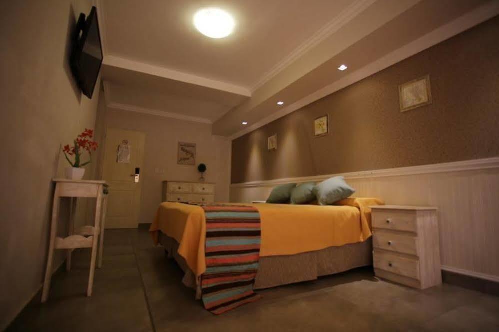 Club House Hotel Villa Carlos Paz Buitenkant foto
